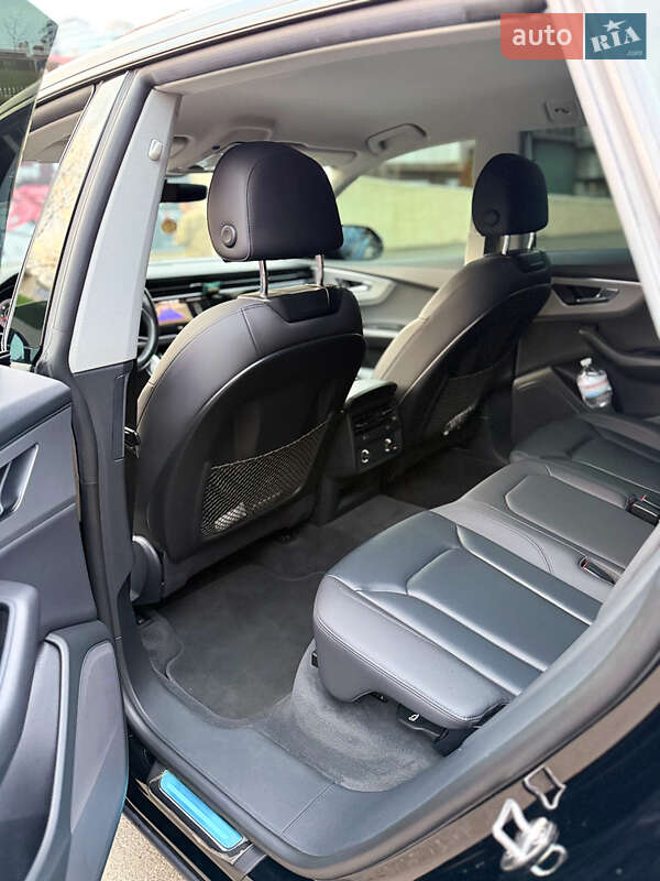 Внедорожник / Кроссовер Audi Q8 2019 в Одессе
