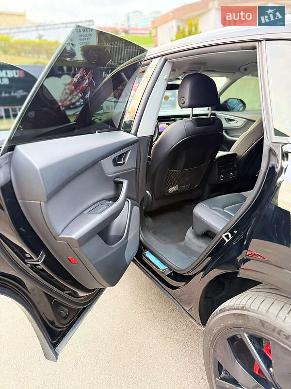 Внедорожник / Кроссовер Audi Q8 2019 в Одессе