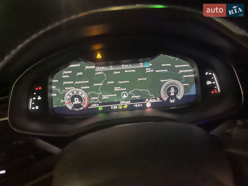 Позашляховик / Кросовер Audi Q8 2019 в Чернівцях