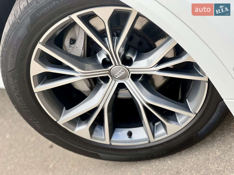 Внедорожник / Кроссовер Audi Q8 2020 в Харькове