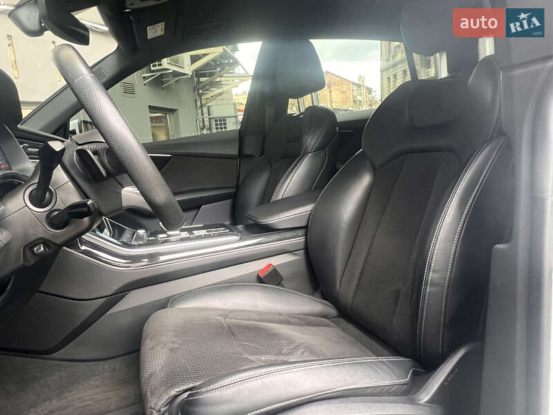 Внедорожник / Кроссовер Audi Q8 2020 в Харькове