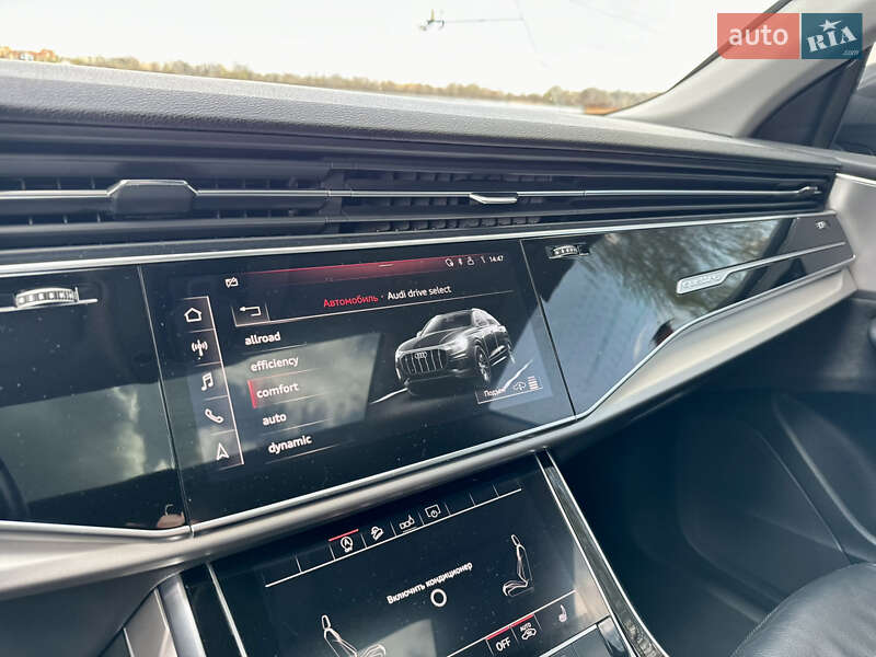 Внедорожник / Кроссовер Audi Q8 2019 в Киеве