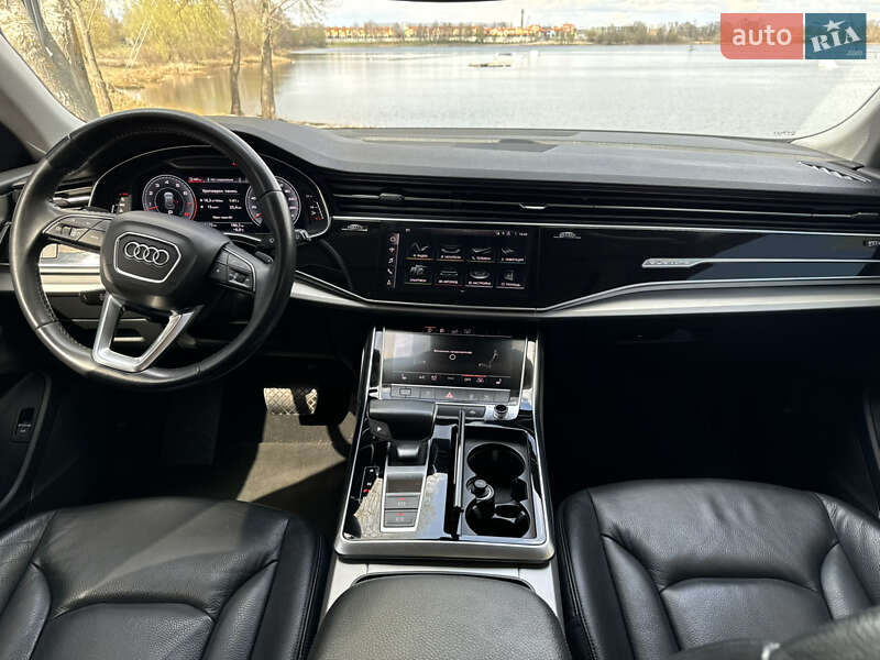 Внедорожник / Кроссовер Audi Q8 2019 в Киеве