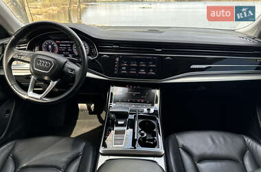 Внедорожник / Кроссовер Audi Q8 2019 в 