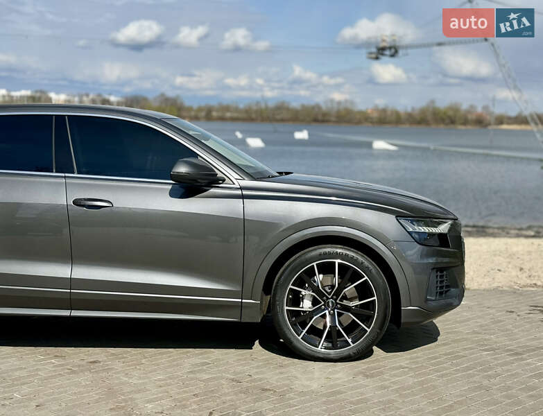 Внедорожник / Кроссовер Audi Q8 2019 в Киеве