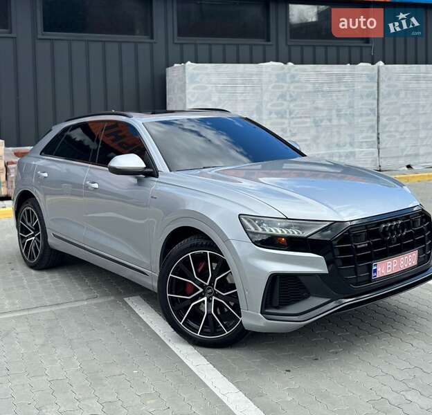 Позашляховик / Кросовер Audi Q8 2021 в Львові