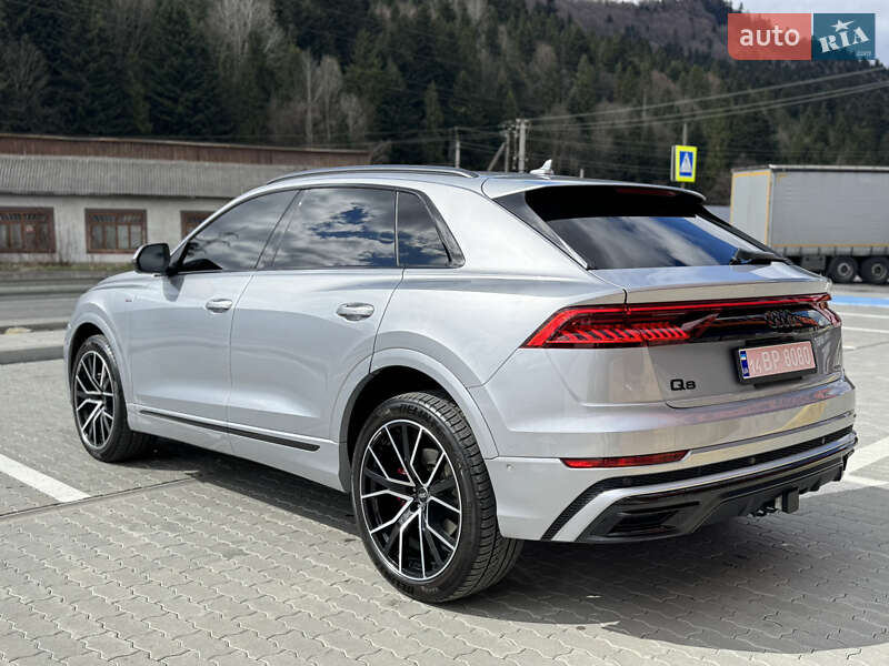 Позашляховик / Кросовер Audi Q8 2021 в Львові