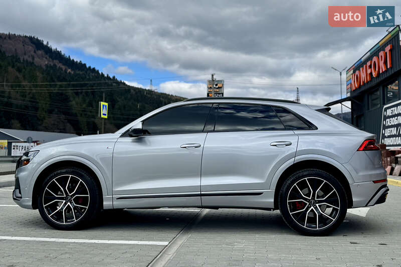 Позашляховик / Кросовер Audi Q8 2021 в Львові