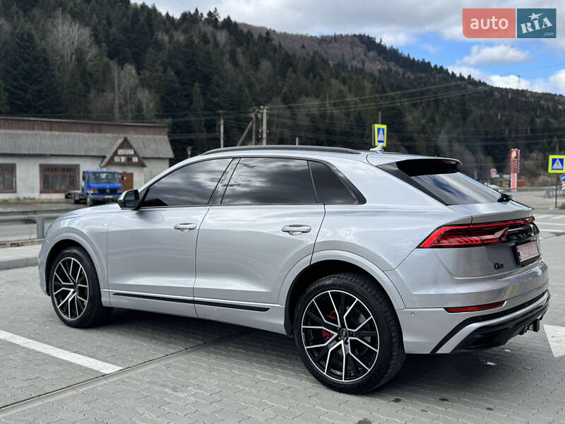 Позашляховик / Кросовер Audi Q8 2021 в Львові