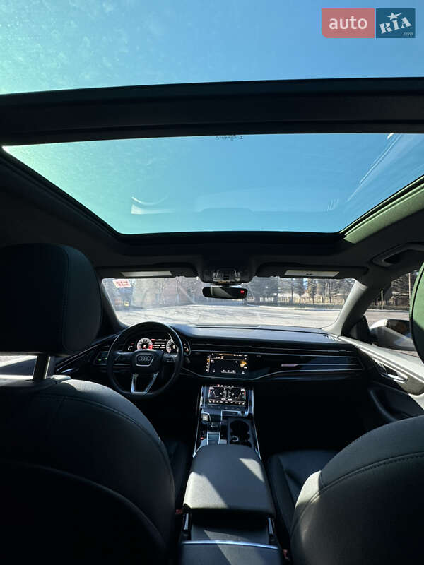 Позашляховик / Кросовер Audi Q8 2021 в Львові