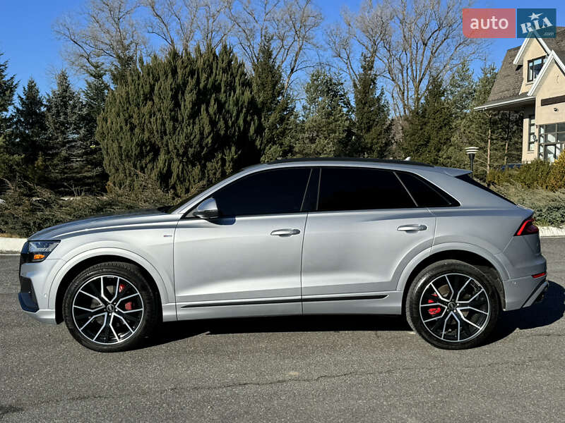 Позашляховик / Кросовер Audi Q8 2021 в Львові