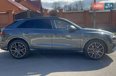 Внедорожник / Кроссовер Audi Q8 2018 в 