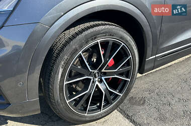 Внедорожник / Кроссовер Audi Q8 2020 в 
