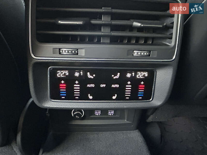Внедорожник / Кроссовер Audi Q8 2020 в Одессе