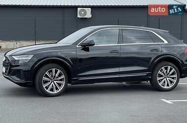 Внедорожник / Кроссовер Audi Q8 2018 в 