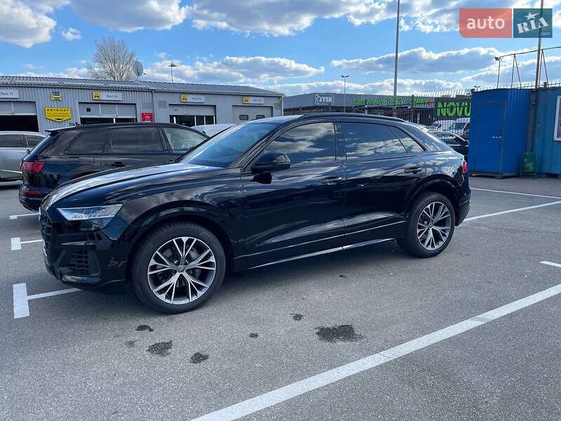 Позашляховик / Кросовер Audi Q8 2018 в Києві