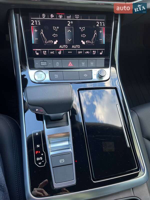 Позашляховик / Кросовер Audi Q8 2018 в Києві