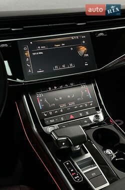 Внедорожник / Кроссовер Audi Q8 2020 в 