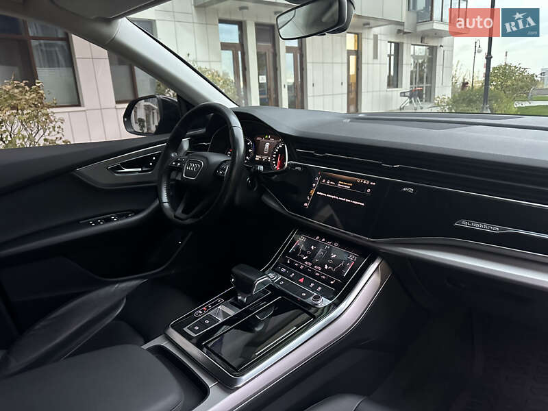 Внедорожник / Кроссовер Audi Q8 2019 в Киеве