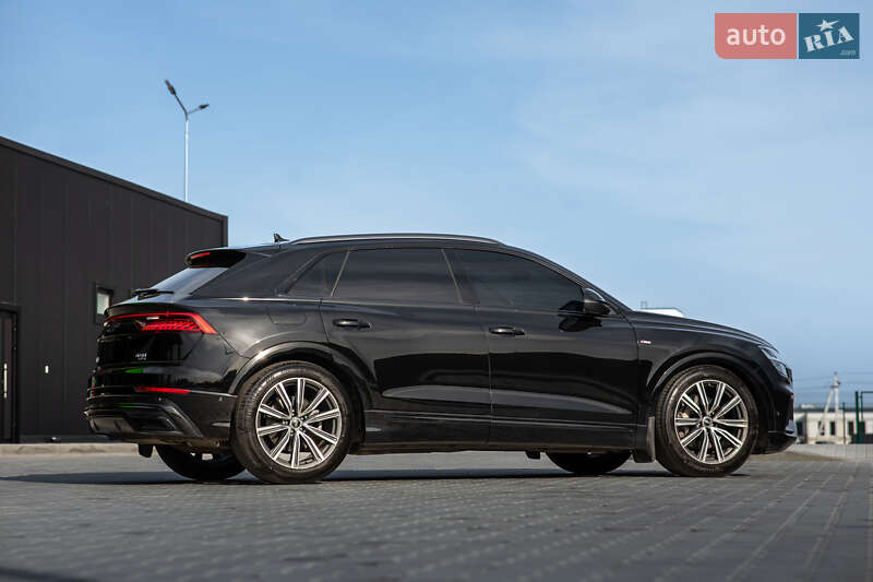 Внедорожник / Кроссовер Audi Q8 2022 в Львове