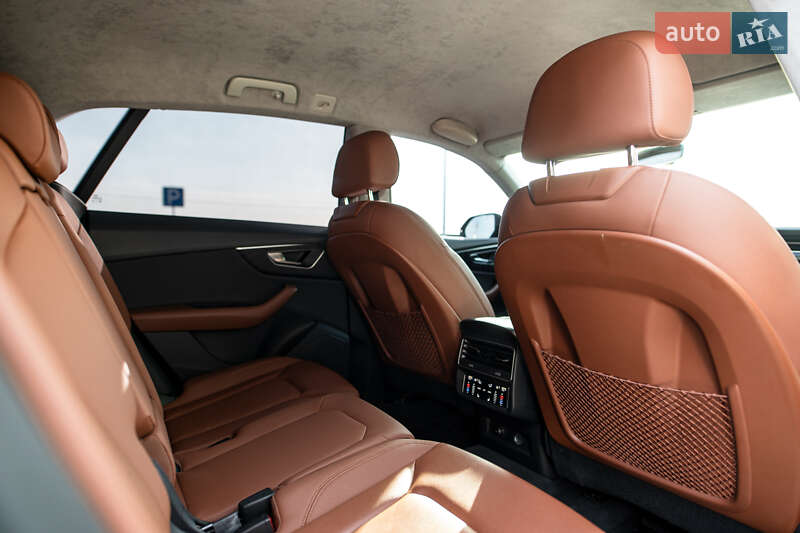 Внедорожник / Кроссовер Audi Q8 2022 в Львове