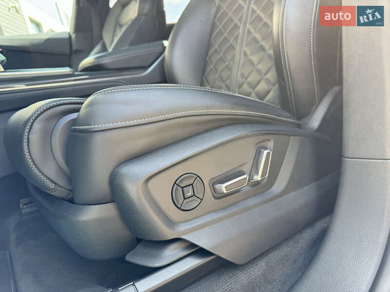 Позашляховик / Кросовер Audi Q8 2021 в Мукачевому