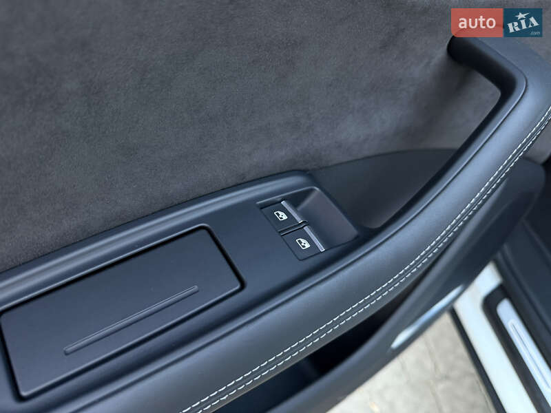 Позашляховик / Кросовер Audi Q8 2021 в Мукачевому