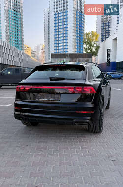 Внедорожник / Кроссовер Audi Q8 2025 в 