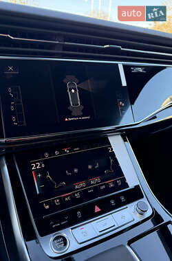 Внедорожник / Кроссовер Audi Q8 2025 в 