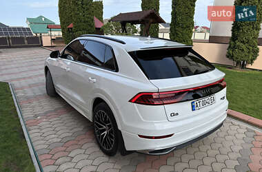 Позашляховик / Кросовер Audi Q8 2018 в 