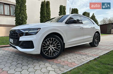 Позашляховик / Кросовер Audi Q8 2018 в 