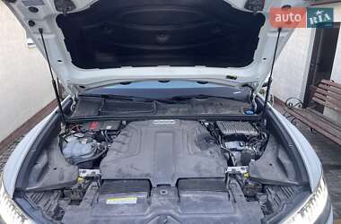 Позашляховик / Кросовер Audi Q8 2018 в 