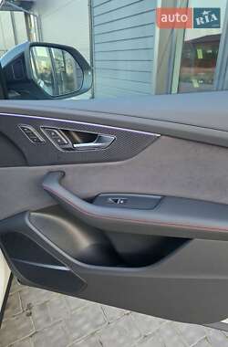 Внедорожник / Кроссовер Audi Q8 2025 в 