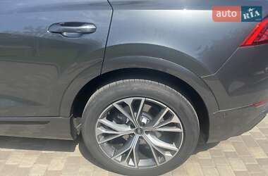 Внедорожник / Кроссовер Audi Q8 2022 в 
