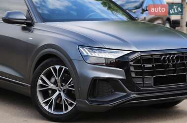 Внедорожник / Кроссовер Audi Q8 2021 в 