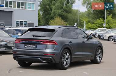 Внедорожник / Кроссовер Audi Q8 2021 в 