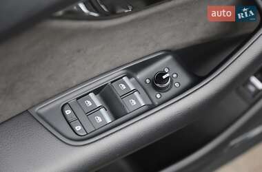 Внедорожник / Кроссовер Audi Q8 2021 в 