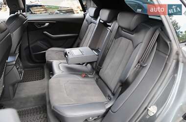 Внедорожник / Кроссовер Audi Q8 2021 в 