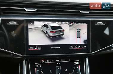Внедорожник / Кроссовер Audi Q8 2021 в 