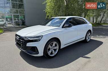 Внедорожник / Кроссовер Audi Q8 2020 в 