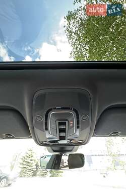 Внедорожник / Кроссовер Audi Q8 2020 в 