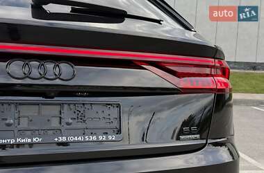 Внедорожник / Кроссовер Audi Q8 2018 в 