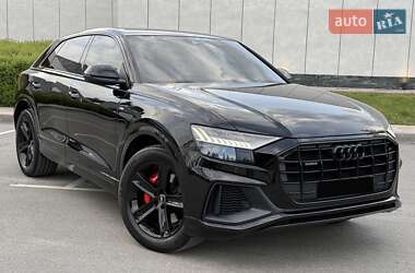 Внедорожник / Кроссовер Audi Q8 2018 в 