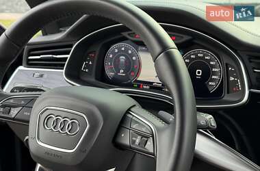 Внедорожник / Кроссовер Audi Q8 2018 в 
