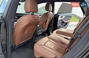 Внедорожник / Кроссовер Audi Q8 2018 в 