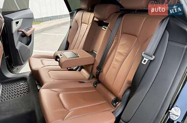 Внедорожник / Кроссовер Audi Q8 2018 в 