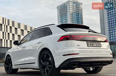Внедорожник / Кроссовер Audi Q8 2025 в 
