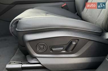 Внедорожник / Кроссовер Audi Q8 2025 в 