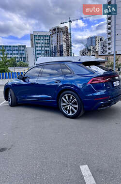 Позашляховик / Кросовер Audi Q8 2018 в 