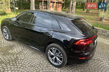 Внедорожник / Кроссовер Audi Q8 2021 в 